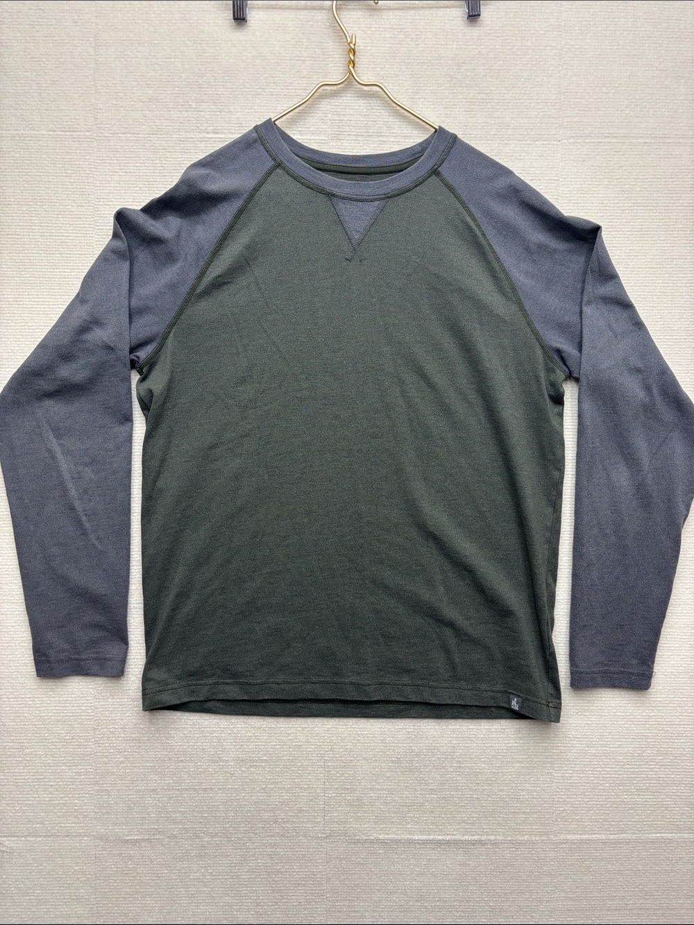 The North Face large Men's Two-Tone Raglan Long Sleeve Shirt - Olive & Charcoal